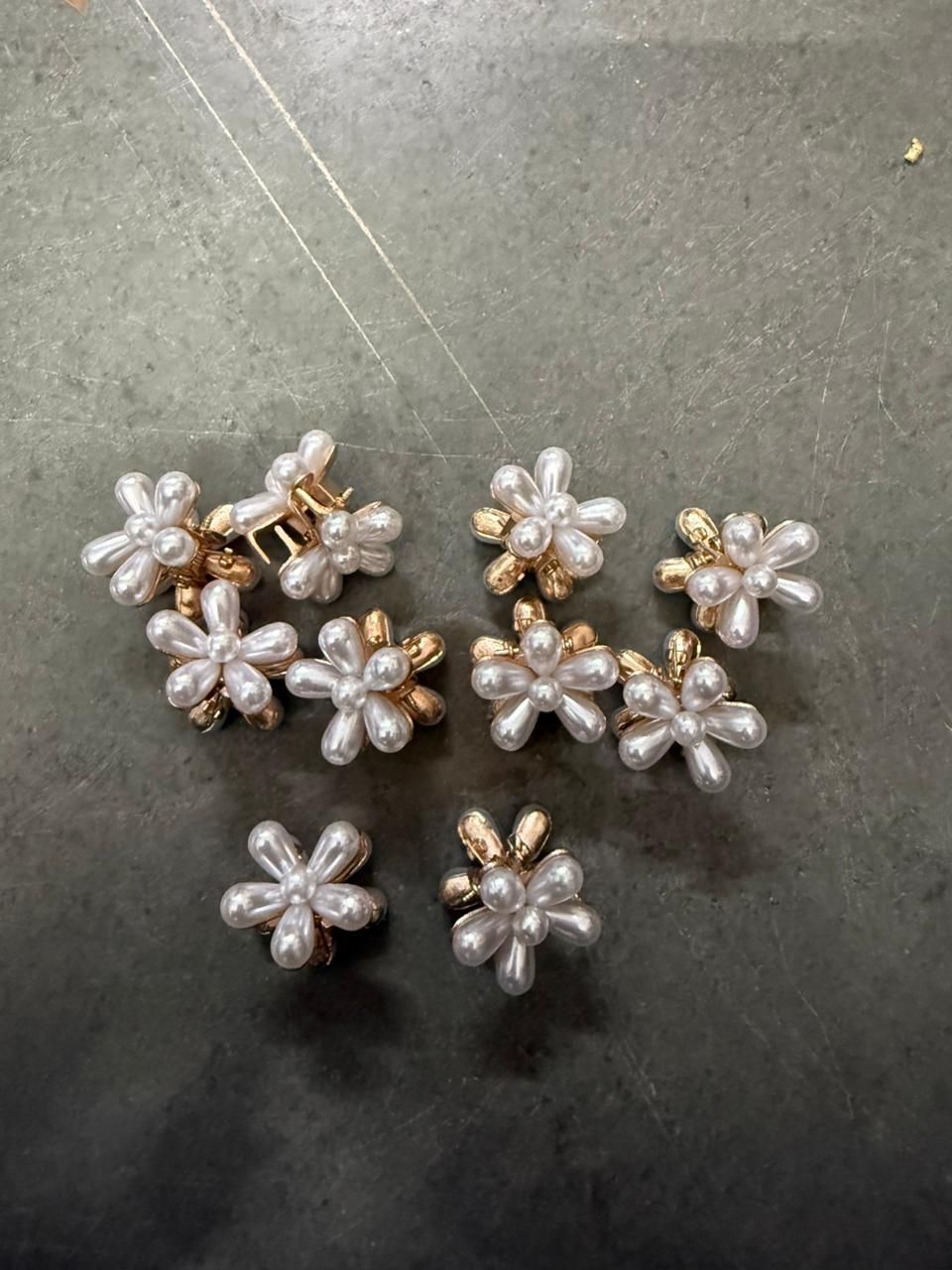 Pack of 10 Korean Pearl Mini Hair Clips – Elegant Floral Design Hair Pins