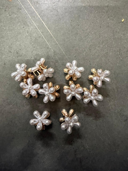 Pack of 10 Korean Pearl Mini Hair Clips – Elegant Floral Design Hair Pins